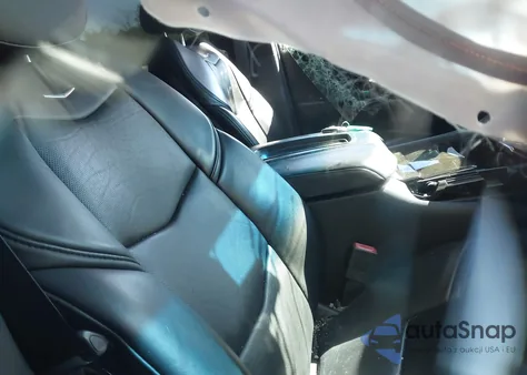 2019 Cadillac Escalade Esv Platinum z USA, uszkodzony, nr VIN 1GYS4KKJ8KR216038